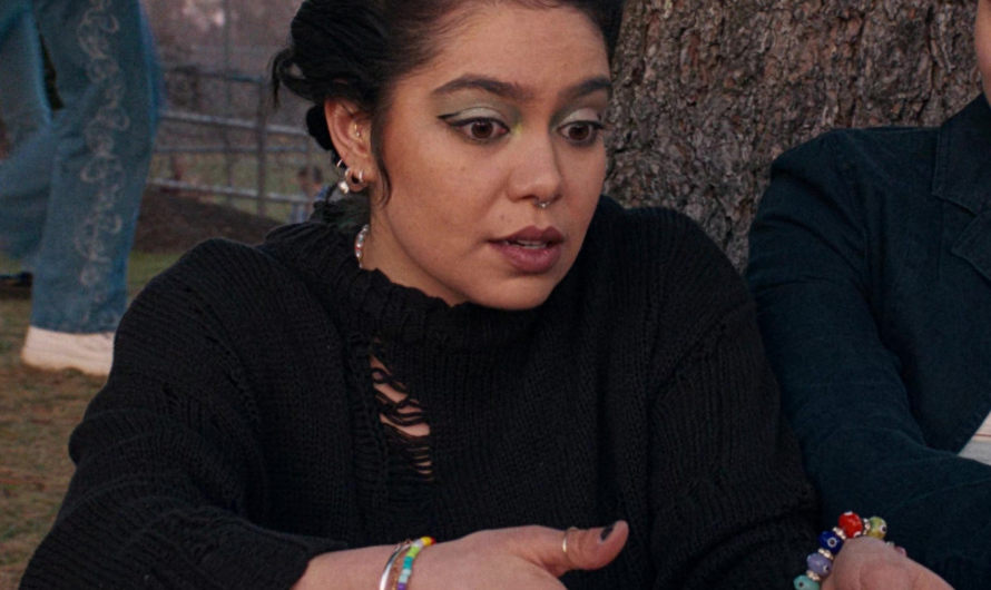 Multicolor Beaded Stretch Bracelet Worn by Auliʻi Cravalho as Janis ‘Imi’ike