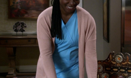 #253 – Bob Hearts Abishola Season 5, Episode 1 (Timestamp – 00h 04m 12s)