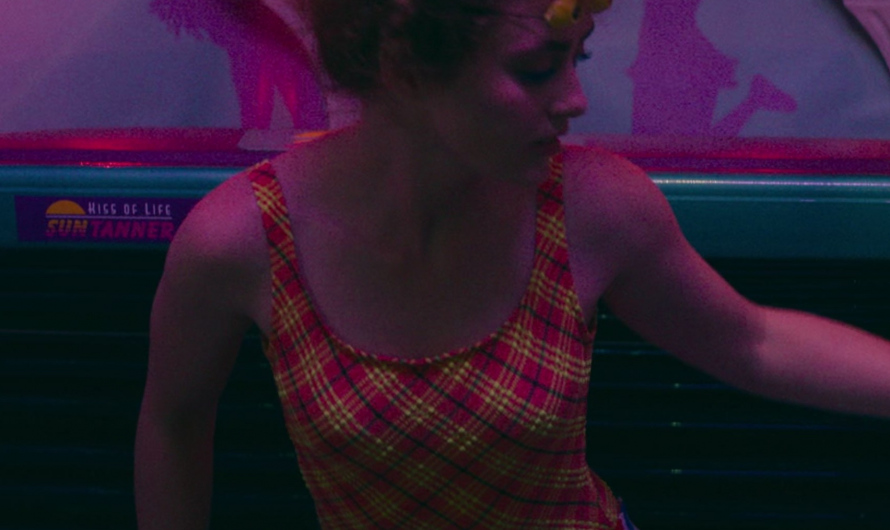 Plaid Tank Top of Kathryn Newton as Lisa Swallows
