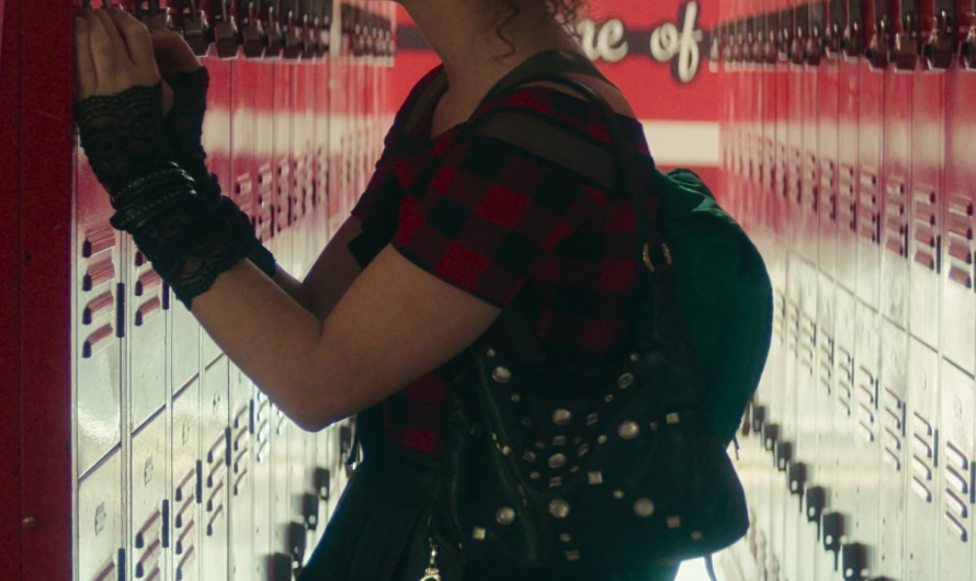 Studded Handbag of Kathryn Newton as Lisa Swallows