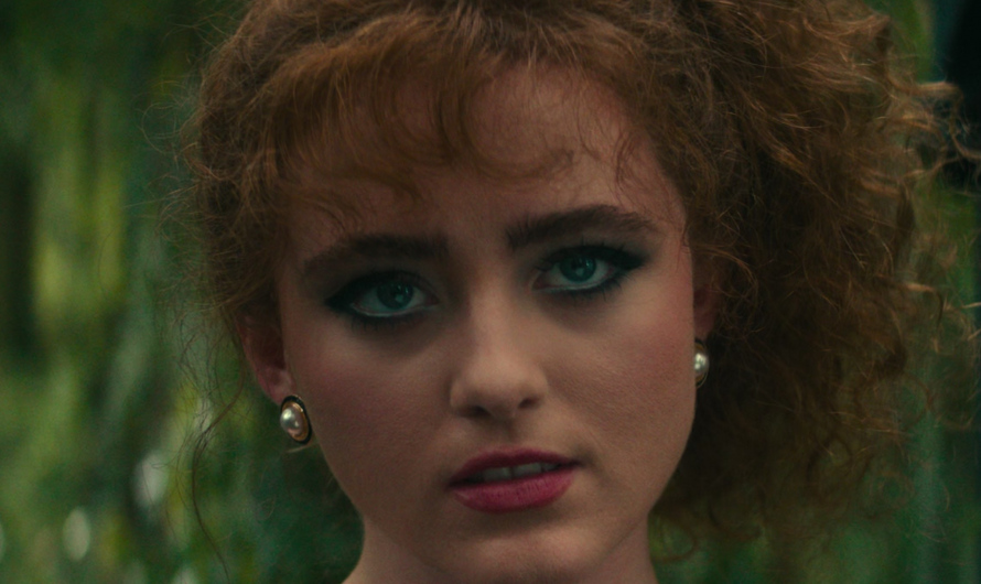 Minimalist Stud Earrings of Kathryn Newton as Lisa Swallows