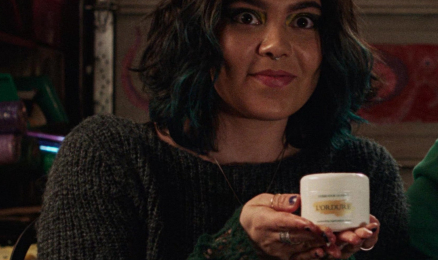 Dark Grey and Green Chunky Knit Sweater Worn by Auliʻi Cravalho as Janis ‘Imi’ike