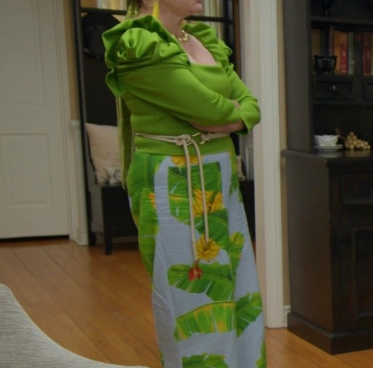 Tropical Banana Leaf Print Green and White Wide-Leg Trousers of Susie Essman as Susie Greene