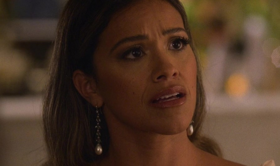 Pearl Long Drop Earrings of Gina Rodriguez as Mack