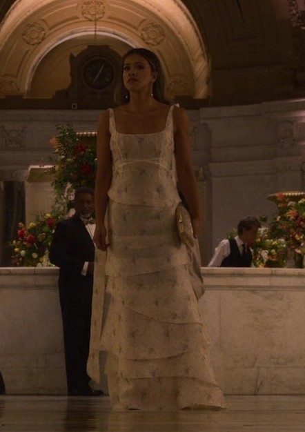 floral jacquard silk dress - Gina Rodriguez (Mack) - Players (2024) Movie