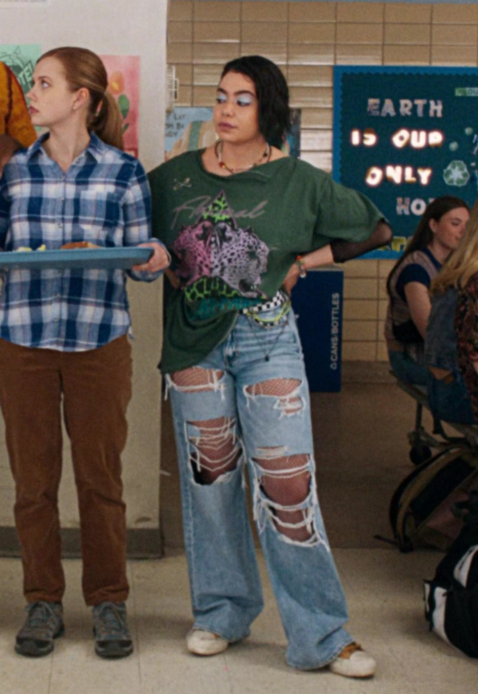 high-waisted distressed boyfriend jeans - Auliʻi Cravalho (Janis 'Imi'ike,) - Mean Girls (2024) Movie