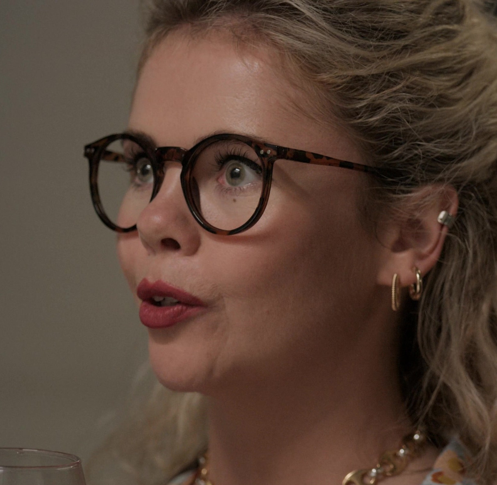 Worn on Upgraded (2024) Movie - Round Tortoise Frame Glasses of Saoirse-Monica Jackson as Amy