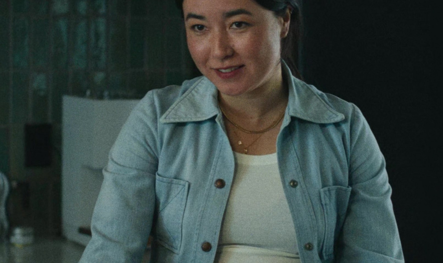 Casual Light Blue Cropped Jean Shirt Worn by Maya Erskine as Jane Smith
