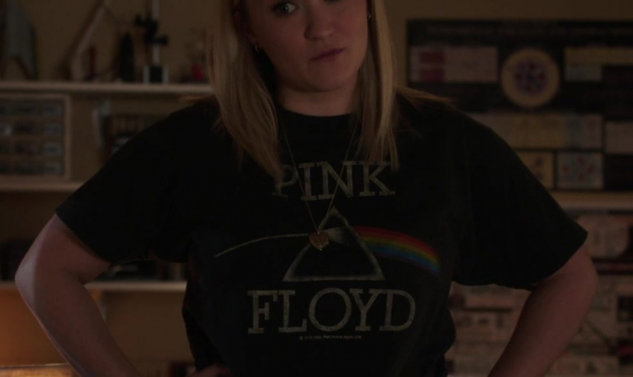 Pink Floyd Black Tee Worn by Emily Osment as Amanda “Mandy” McAllister