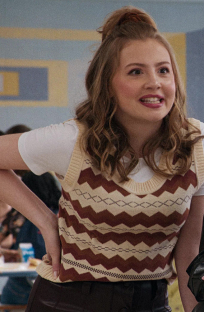 brown and beige with ribbed trim zigzag pattern knit vest - Bebe Wood (Gretchen Wieners) - Mean Girls (2024) Movie