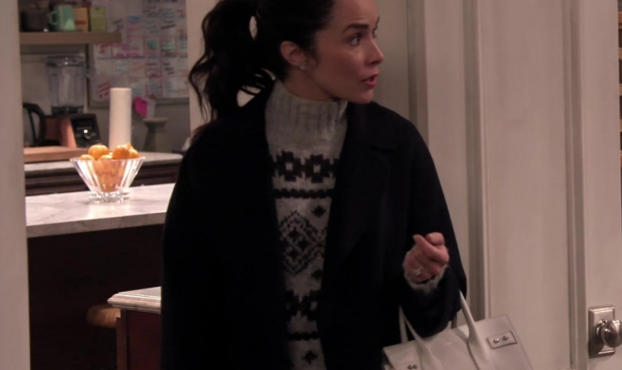 White Leather Tote Bag of Abigail Spencer as Julia Mariano