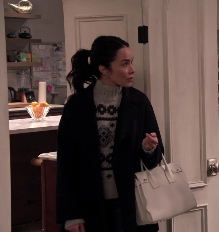 White Leather Tote Bag of Abigail Spencer as Julia Mariano