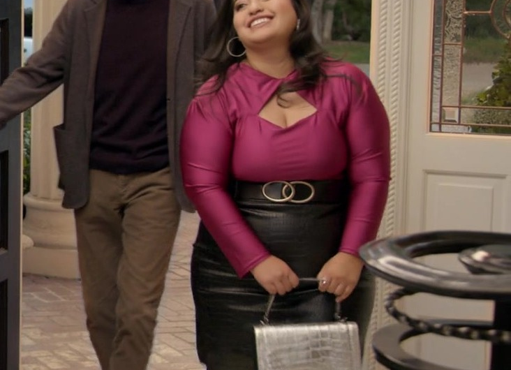 Black Faux Leather Crocodile Embossed Pencil Skirt Worn by Keyla Monterroso Mejia as Maria Sofia