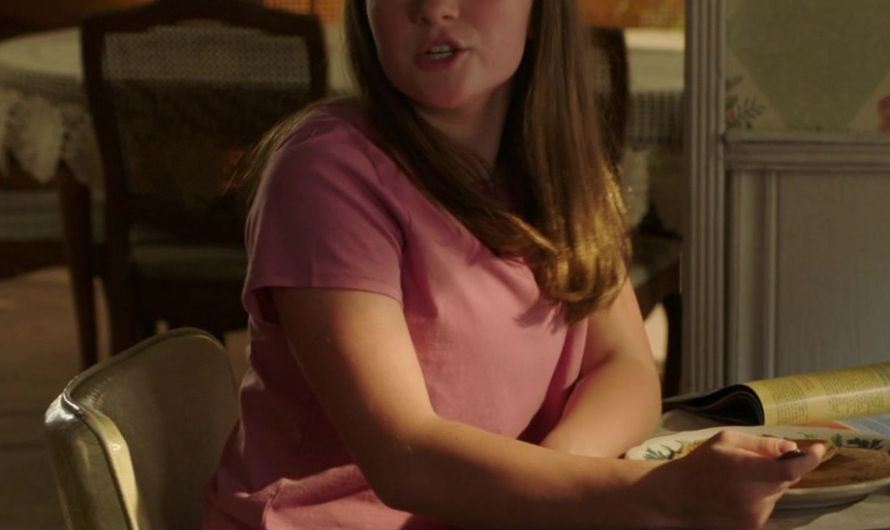 Tartan Check Pants of Raegan Revord as Melissa “Missy” Cooper
