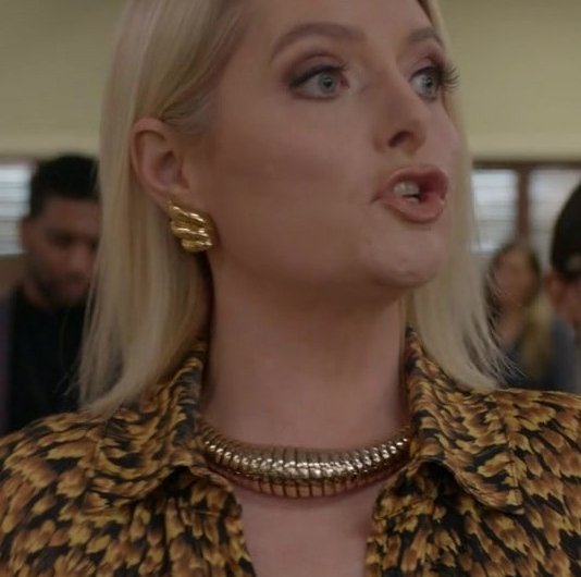 Gold Textured Knot Earrings of Lauren Ash as Lexi