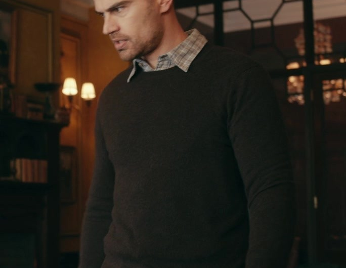 Dark Grey Crew Neck Pullover of Theo James as Eddie Horniman