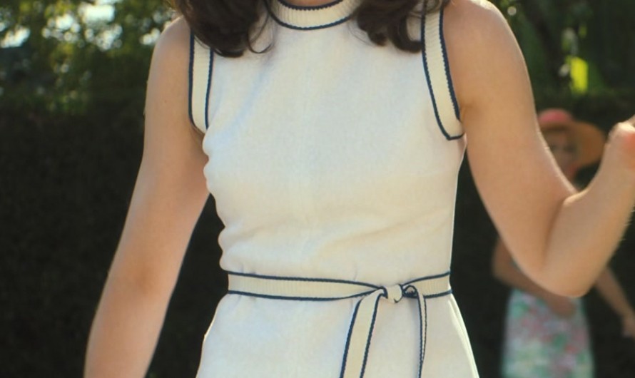Court-Ready Sleeveless White Mini Dress with Drawstring Waist of Leslie Bibb as Dinah