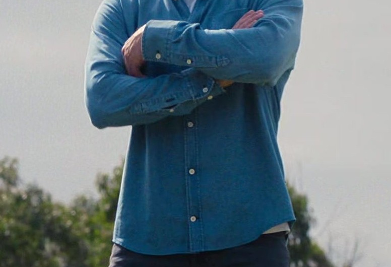 Blue Chambray Shirt of Zac Efron as Dean