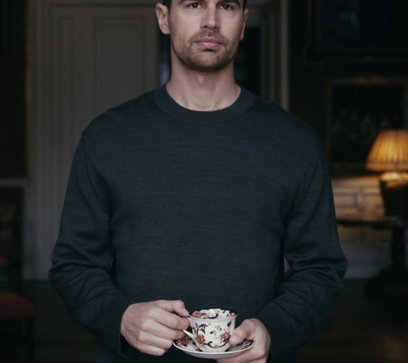 Charcoal Crew Neck Sweater of Theo James as Eddie Horniman