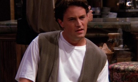 #204 – Friends (TV Series) – Season 1 Episode 05 – The One With The East German Laundry Detergent (Timestamp – 00h 03m 23s)