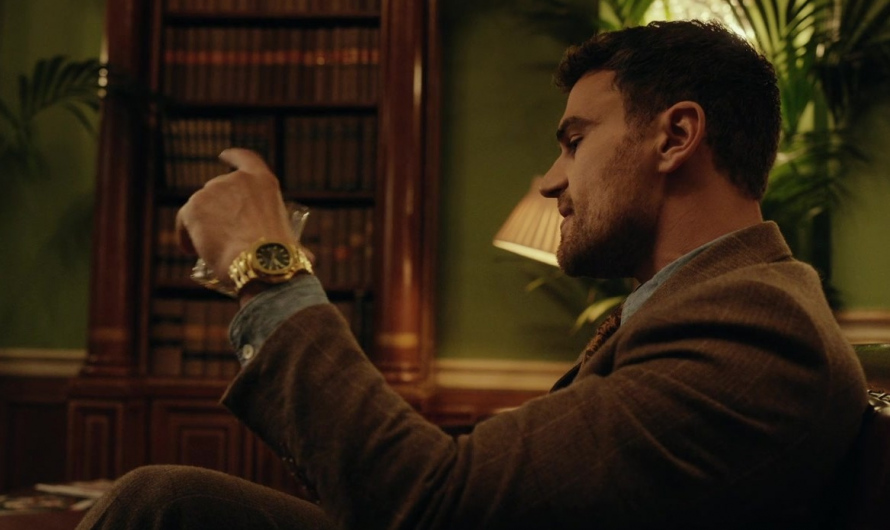 Gold Wristwatch of Theo James as Eddie Horniman
