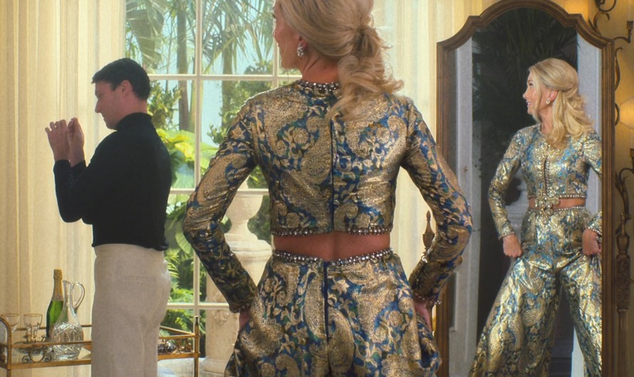 Blue and Gold Wide-Leg Trousers of Kristen Wiig as Maxine Simmons