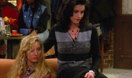 #219 – Friends (TV Series) – Season 1 Episode 09 – The One Where Underdog Gets Away (Timestamp – 00h 03m 38s)