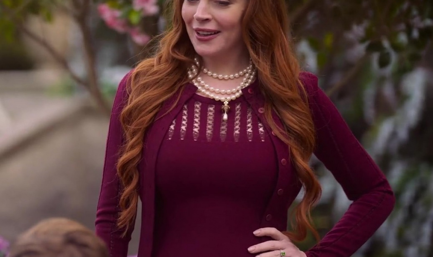 Multi-Layer Pearl Statement Necklace of Lindsay Lohan as Madeline “Maddie” Kelly