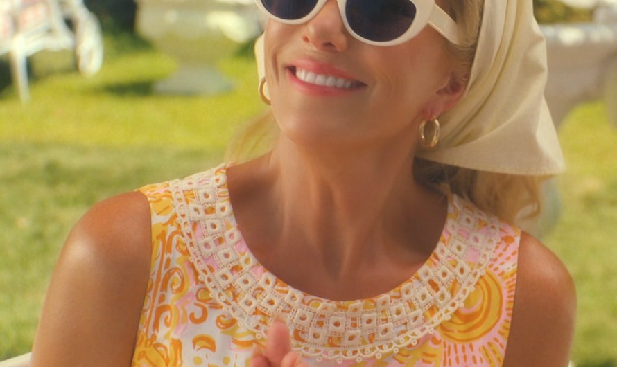 White Frame Cat Eye Sunglasses of Kristen Wiig as Maxine Simmons