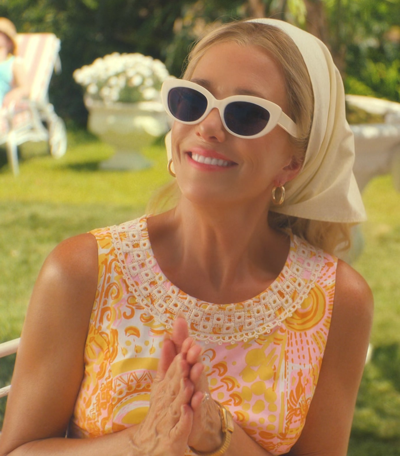 White Frame Cat Eye Sunglasses of Kristen Wiig as Maxine Simmons