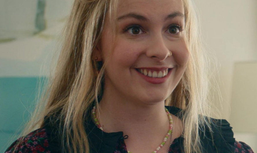 Mushroom Pendant Necklace Worn by Apple Farrelly as Carly