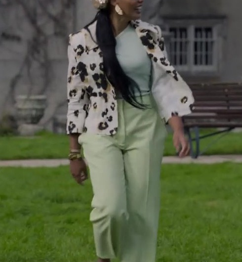 White Floral Print Blazer of Ayesha Curry as Heather