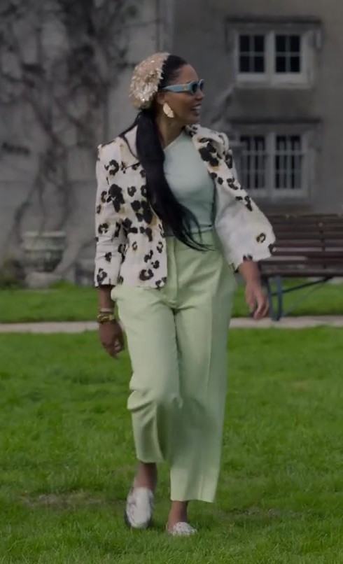 White Floral Print Blazer of Ayesha Curry as Heather