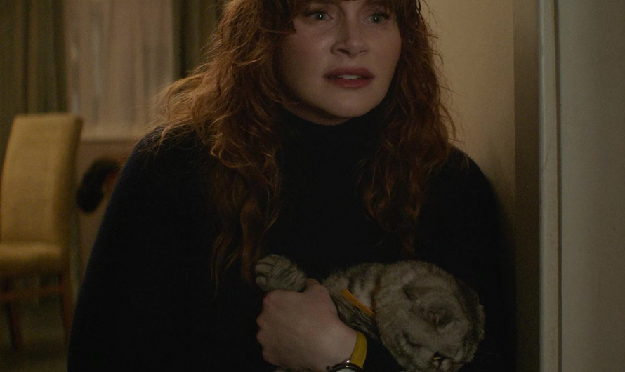 Yellow-Band Watch of Bryce Dallas Howard as Elly Conway / Rachel Kylle