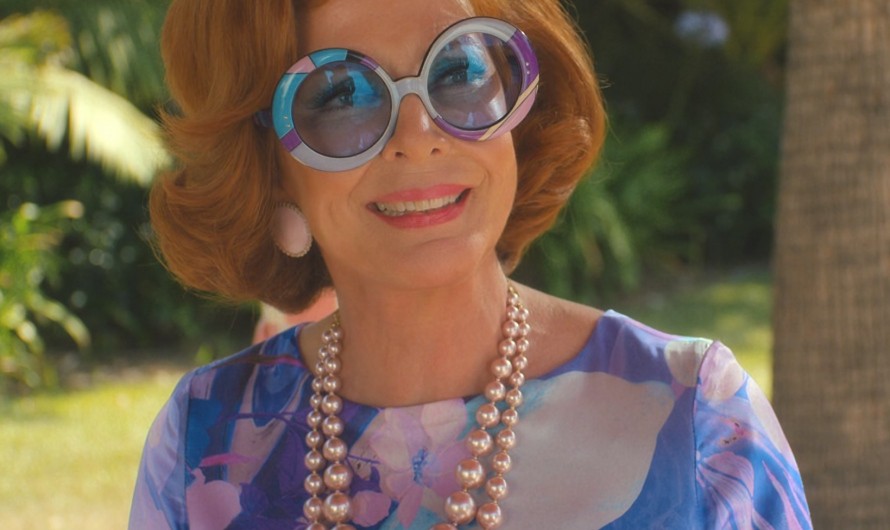 Large Round Purple Gradient Sunglasses Worn by Allison Janney as Evelyn