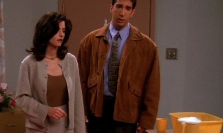 #377 – Friends (TV Series) – Season 1 Episode 08 – The One Where Nana Dies Twice (Timestamp – 00h 06m 16s)