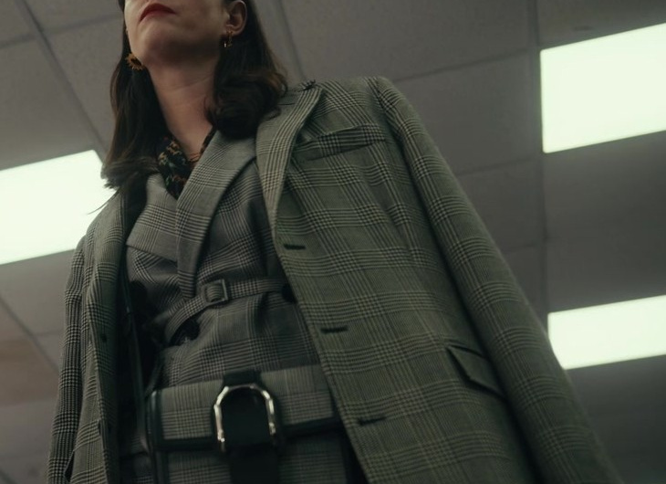 Grey Checked Pattern Bag of Kaya Scodelario as Susie Glass