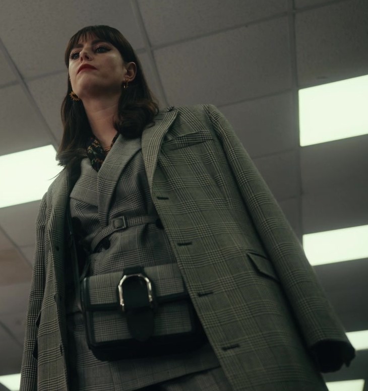 Grey Checked Pattern Bag of Kaya Scodelario as Susie Glass