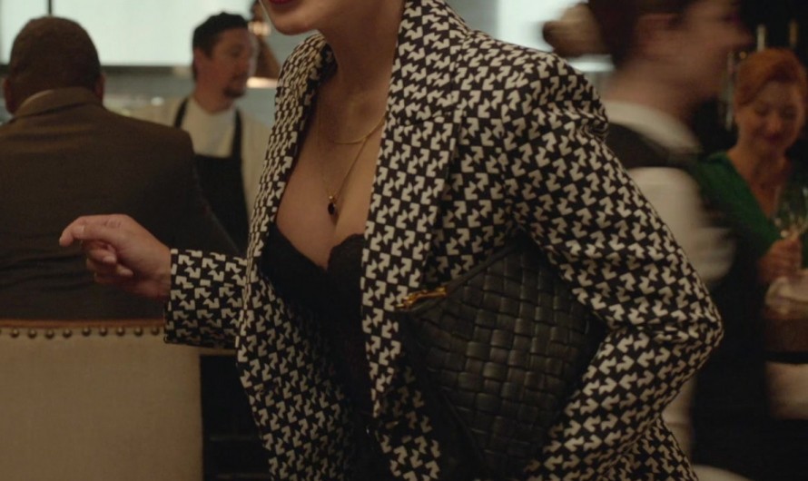 Black Woven Leather Bag of Vanessa Hudgens as Ruby Collins