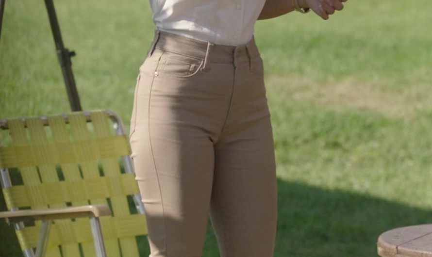 Slim Fit Taupe-Colored Pants of Vanessa Hudgens as Ruby Collins