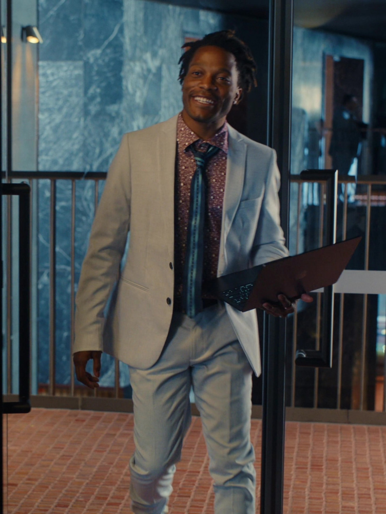 light grey business suit - Jermaine Fowler (Wes) - Ricky Stanicky (2024) Movie