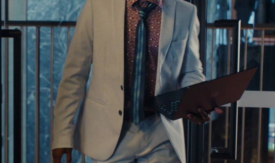 Light Grey Business Suit of Jermaine Fowler as Wes