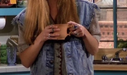 #479 – Friends (TV Series) – Season 1 Episode 01 – The One Where Monica Gets A Roommate (Timestamp – 00h 07m 58s)
