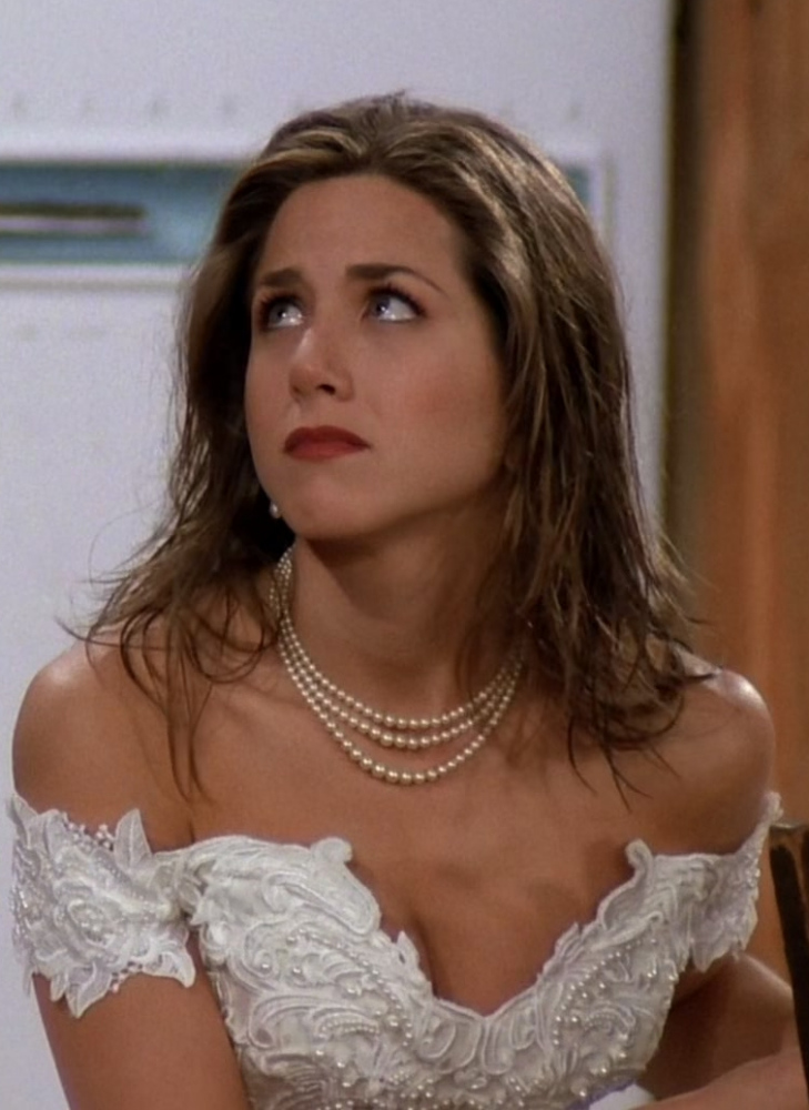 Layered Pearl Necklace of Jennifer Aniston as Rachel Green