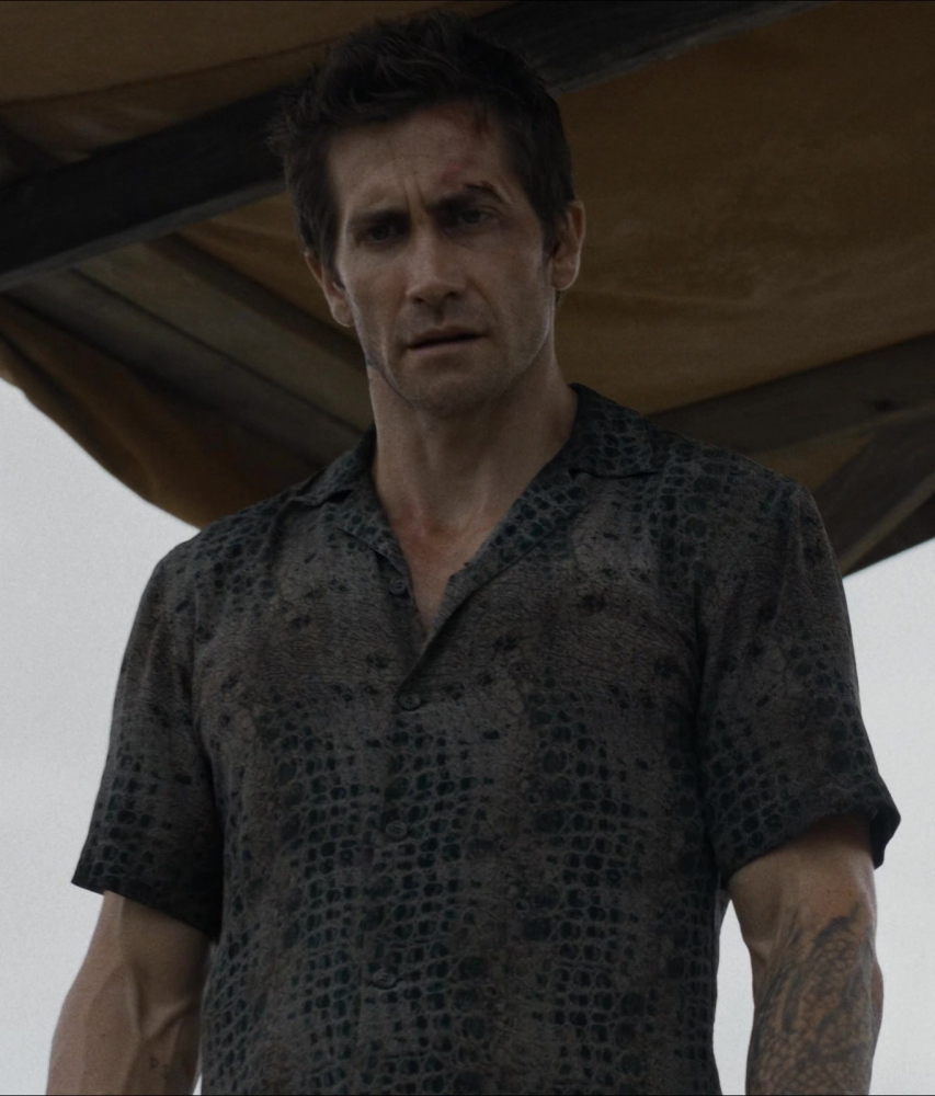 animal spot patterned short sleeve shirt - Jake Gyllenhaal (Dalton) - Road House (2024) Movie