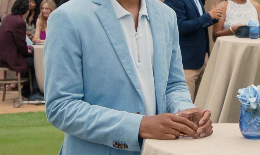 Light Blue Suit Jacket Worn by Jermaine Fowler as Wes