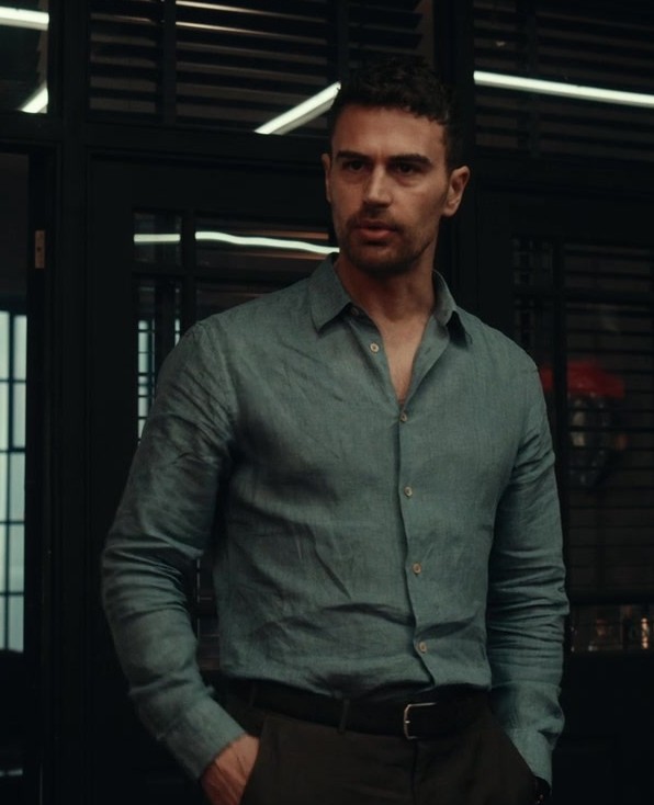 Cotton Button-Up Shirt of Theo James as Eddie Horniman