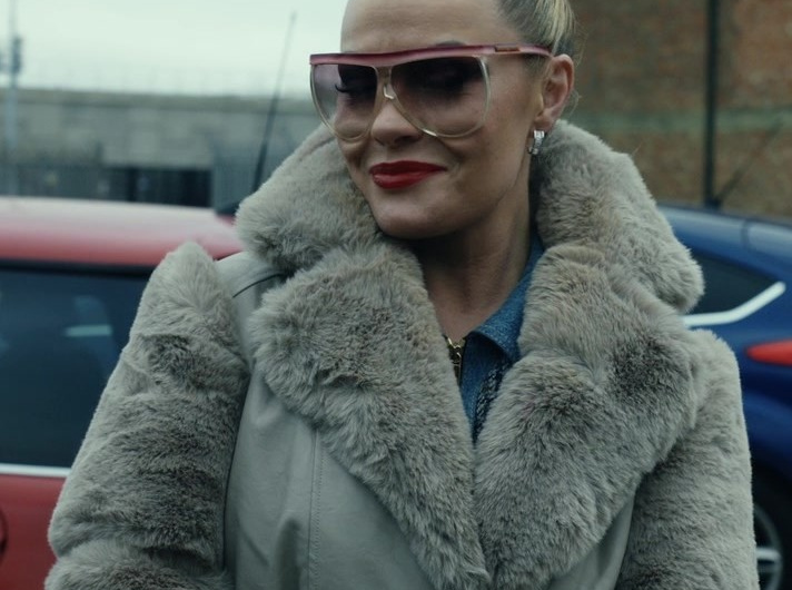 Oversized Rose-Tinted Sunglasses Worn by Chanel Cresswell as Tammy