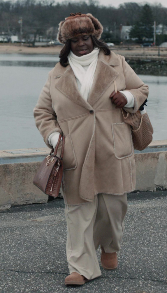 Oversized Shearling Winter Coat of Marietta Sirleaf (Retta) as Margo Clarke