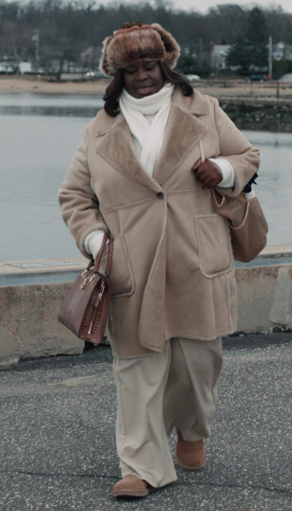 oversized shearling winter coat - Marietta Sirleaf (Retta) (Margo Clarke) - Elsbeth TV Show